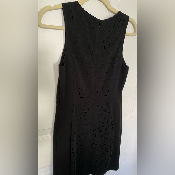 Banana Republic Factory Sleeveless Laser-Cut Sheath Dress 2 - Picture 5 of 8